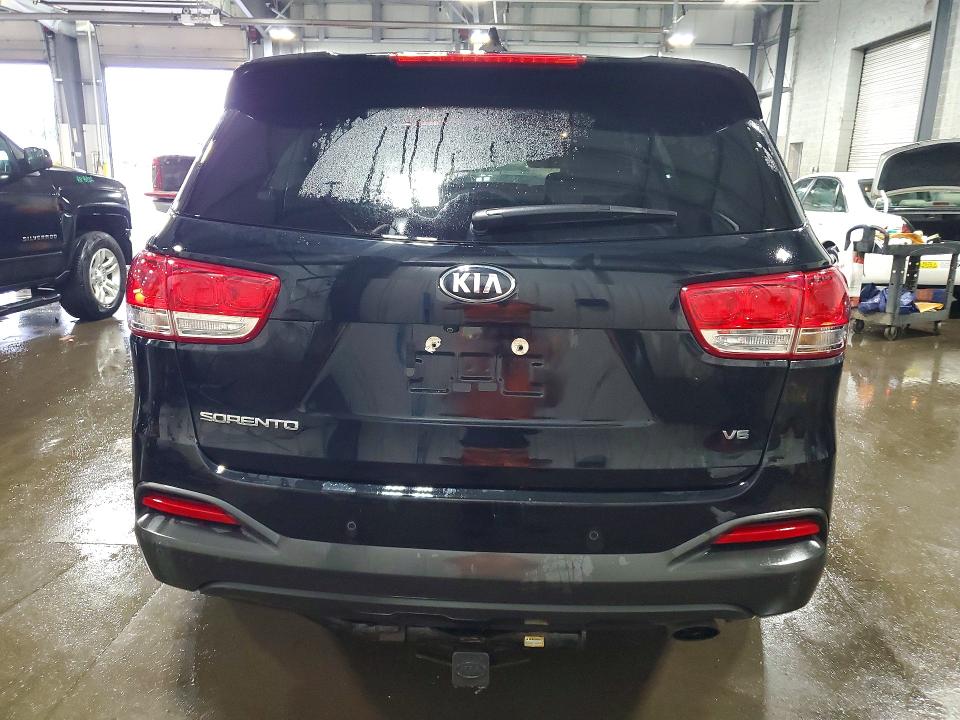 60243046 :رقم المزاد ، 5XYPGDA57JG421060 vin ، 2018 Kia Sorento مزاد بيع