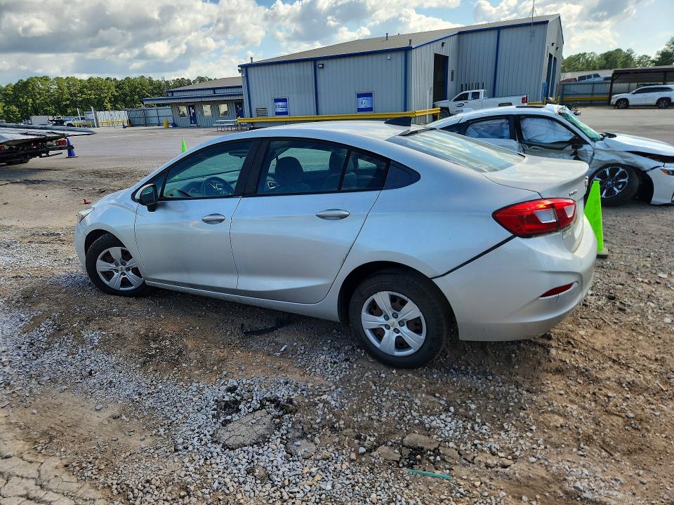 62005756 :رقم المزاد ، 1G1BC5SM8J7222283 vin ، 2018 Chevrolet Cruze مزاد بيع