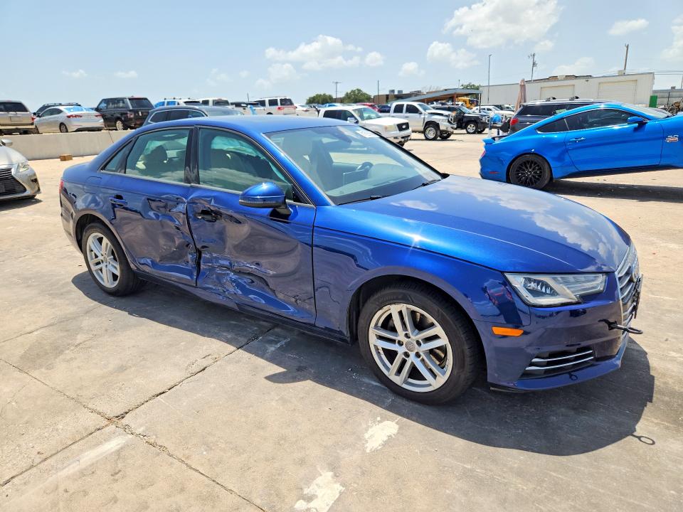 Продаж на аукціоні авто 2017 Audi A4, vin: WAUGMAF46HN042283, номер лоту: 61625566