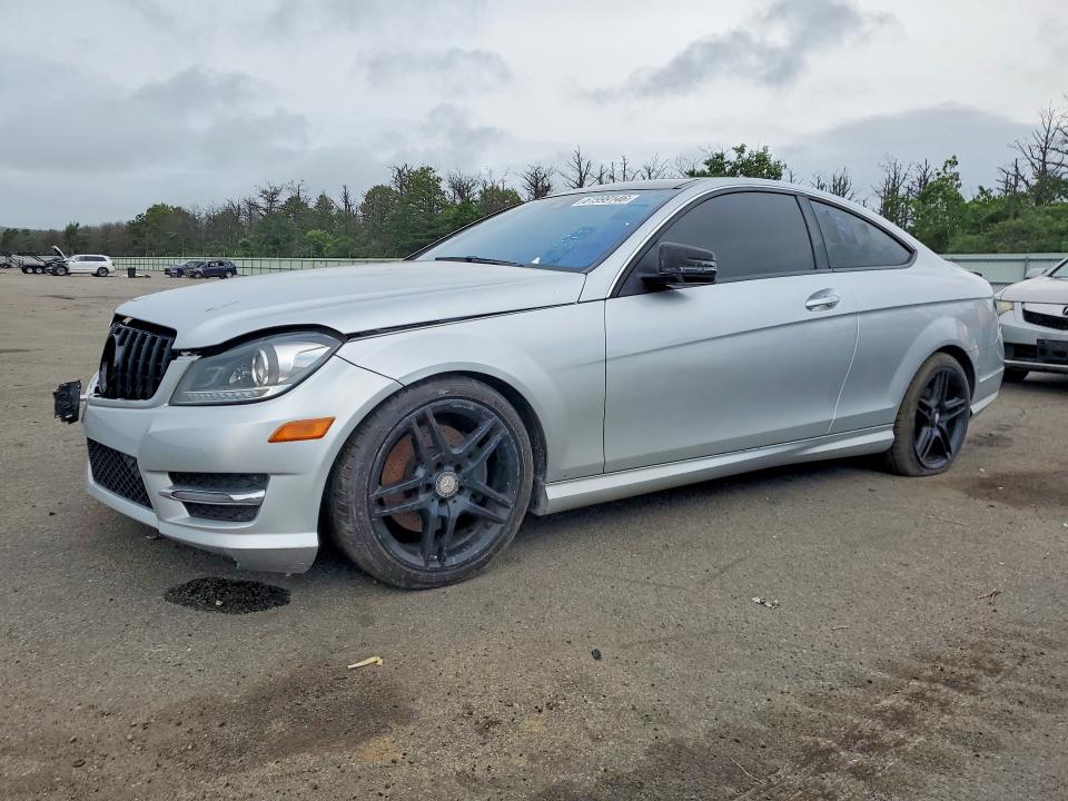 61999146 :رقم المزاد ، WDDGJ8JB8EG264694 vin ، 2014 Mercedes-benz C مزاد بيع