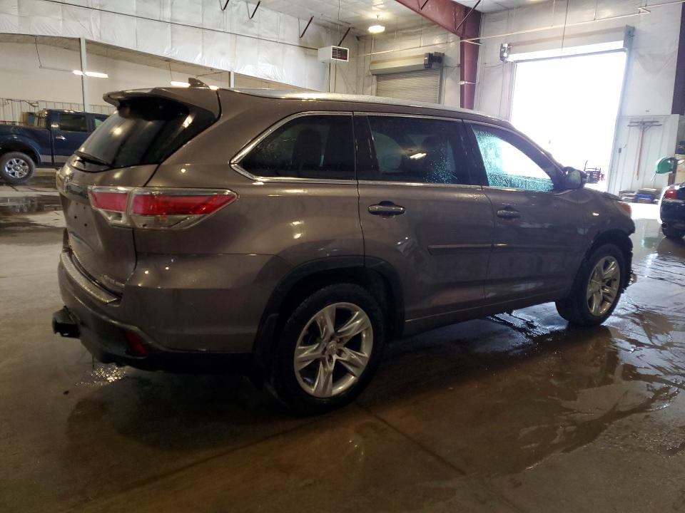61574506 :رقم المزاد ، 5TDDKRFH4FS205873 vin ، 2015 Toyota Highlander مزاد بيع