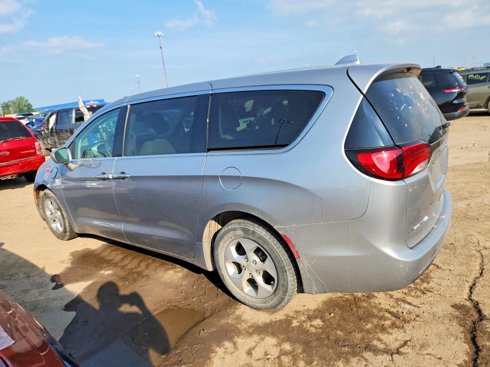 60665736 :رقم المزاد ، 2C4RC1H72HR500703 vin ، 2017 Chrysler Pacifica مزاد بيع