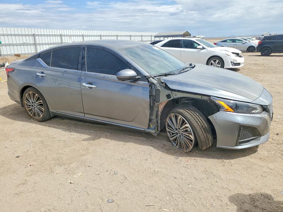 61758536 :رقم المزاد ، 1N4BL4EV1PN302105 vin ، 2023 Nissan Altima مزاد بيع