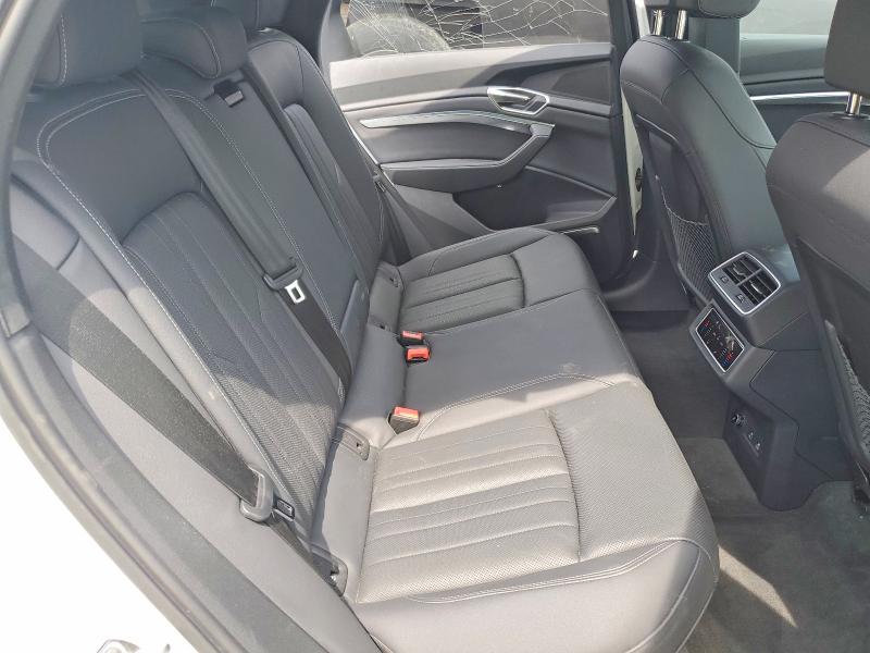 62298916 :رقم المزاد ، WA1CAAGE7RB035227 vin ، 2024 Audi Q8 E-tron مزاد بيع