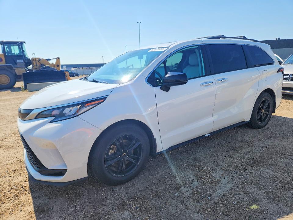 Auction sale of the 2022 Toyota Sienna, vin: 5TDGRKEC2NS104206, lot number: 62996956