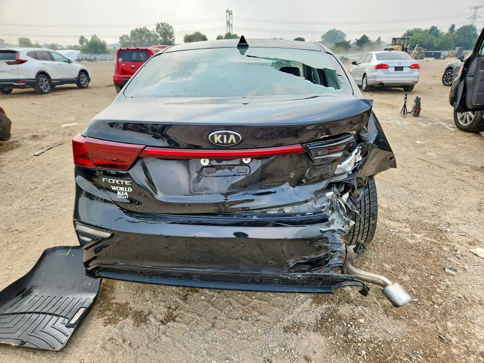 61554206 :رقم المزاد ، 3KPF24AD2ME411796 vin ، 2021 Kia Forte مزاد بيع