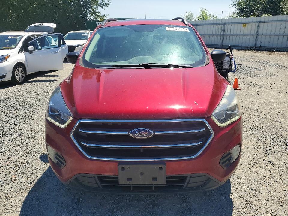 60707556 :رقم المزاد ، 1FMCU9G99HUA15039 vin ، 2017 Ford Escape مزاد بيع