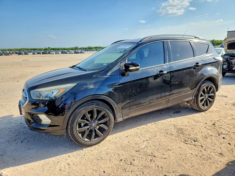 2017 Ford Escape მანქანა იყიდება აუქციონზე, vin: 1FMCU0JD4HUB79226, აუქციონის ნომერი: 63145426