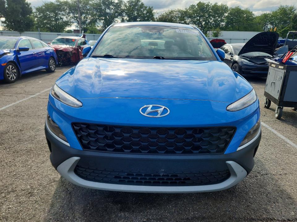 61710776 :رقم المزاد ، KM8K2CAB8NU846828 vin ، 2022 Hyundai Kona مزاد بيع