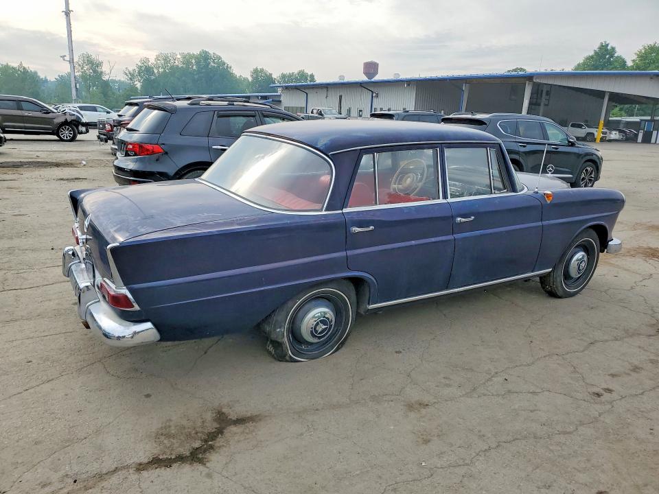 60526156 :رقم المزاد ، 1001010115239 vin ، 1965 Mercedes-benz 190 E مزاد بيع