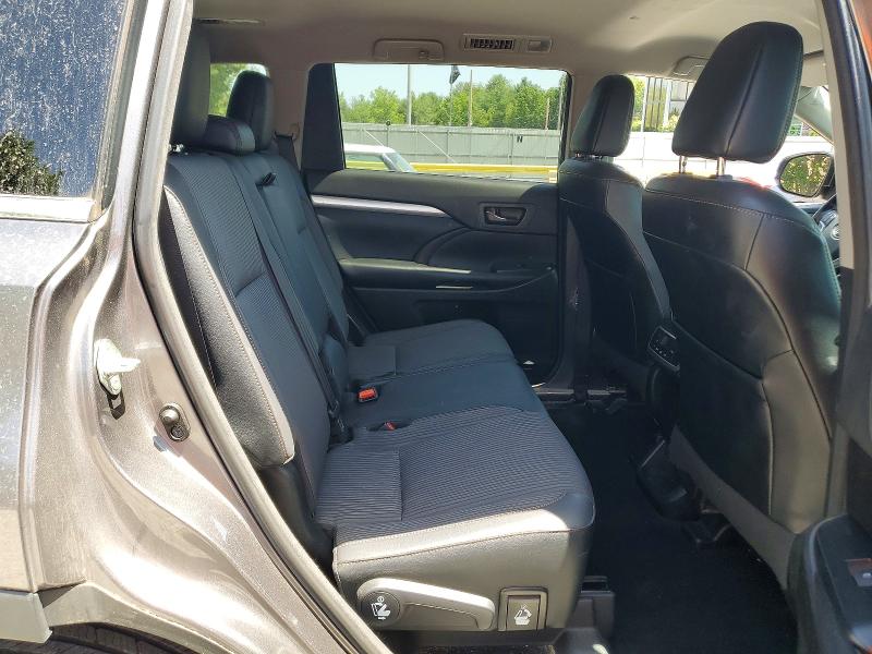 2018 Toyota Highlander მანქანა იყიდება აუქციონზე, vin: 5TDBZRFH9JS843287, აუქციონის ნომერი: 59677046