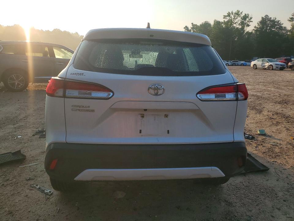 62668476 :رقم المزاد ، 7MUAAAAG3NV006159 vin ، 2022 Toyota Corolla Cross مزاد بيع