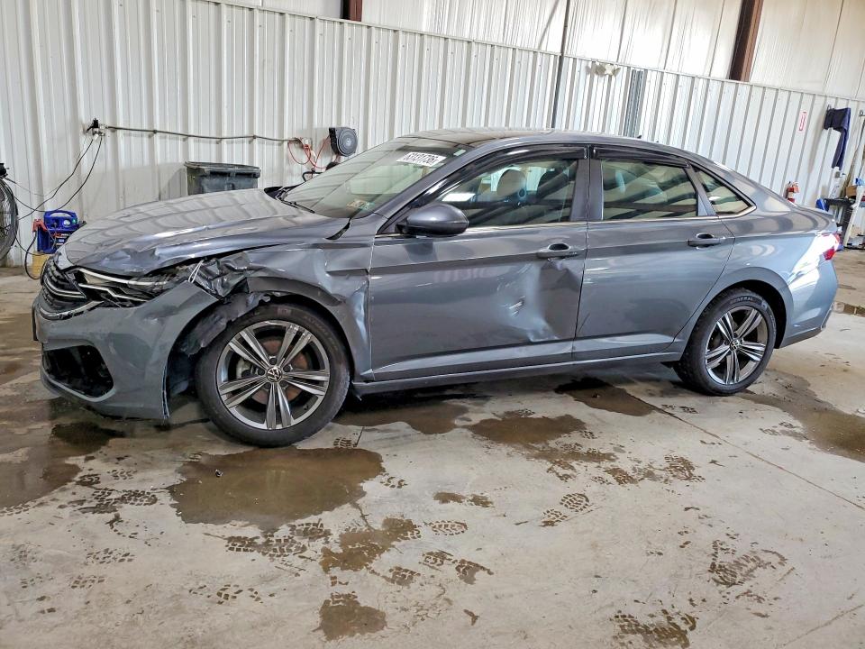 63131736 :رقم المزاد ، 3VW7M7BU0NM030645 vin ، 2022 Volkswagen Jetta مزاد بيع