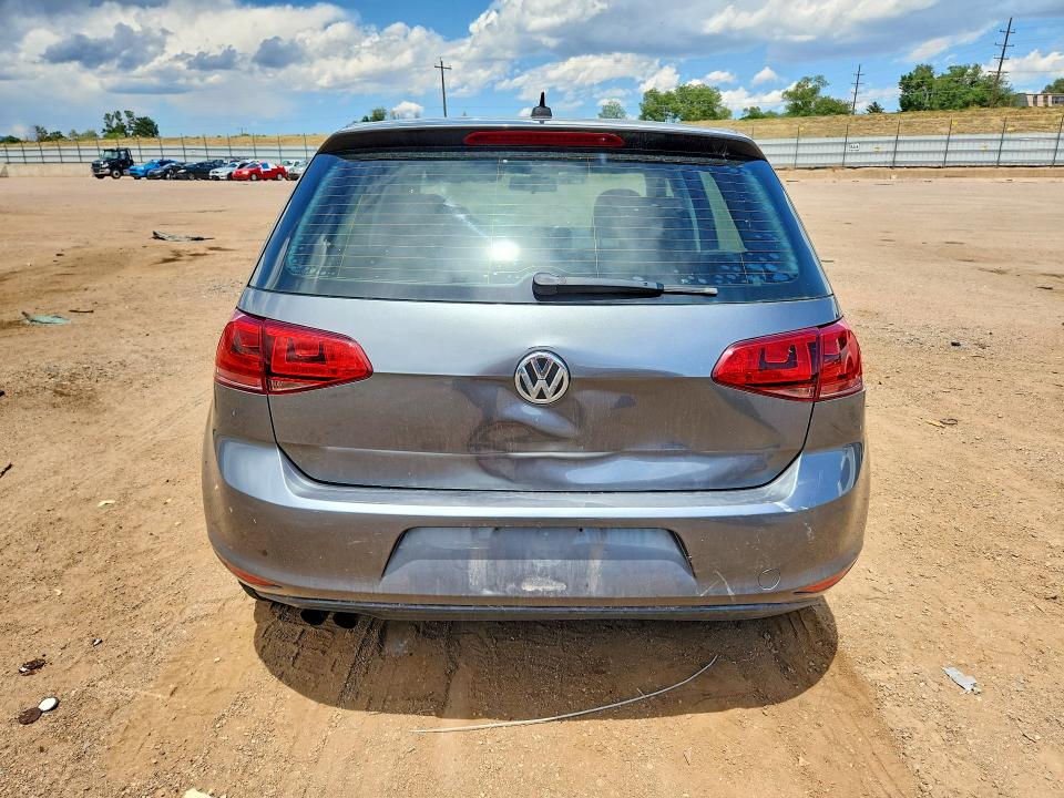 60190756 :رقم المزاد ، 3VW217AU6FM013368 vin ، 2015 Volkswagen Golf مزاد بيع