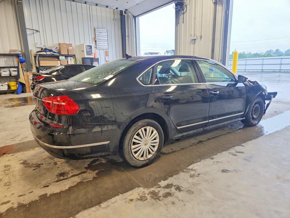 60444806 :رقم المزاد ، 1VWAS7A32GC031322 vin ، 2016 Volkswagen Passat مزاد بيع