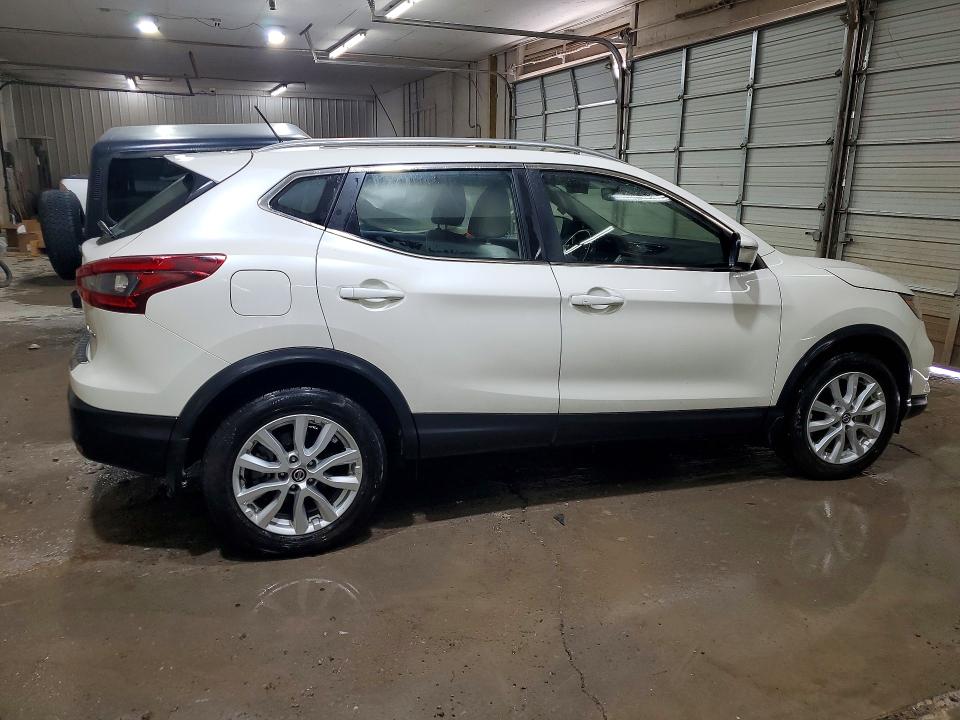 Продажа на аукционе авто 2022 Nissan Rogue Sport, vin: JN1BJ1BWXNW492203, номер лота: 61686226