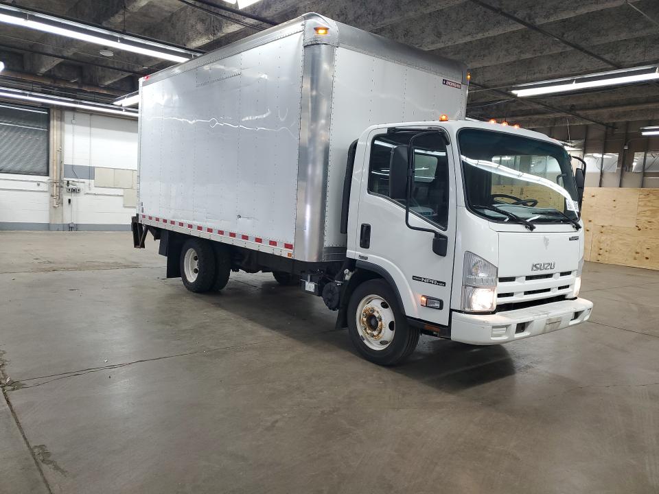 58302206 :رقم المزاد ، 54DC4W1B4FS802886 vin ، 2015 Isuzu Npr Hd مزاد بيع