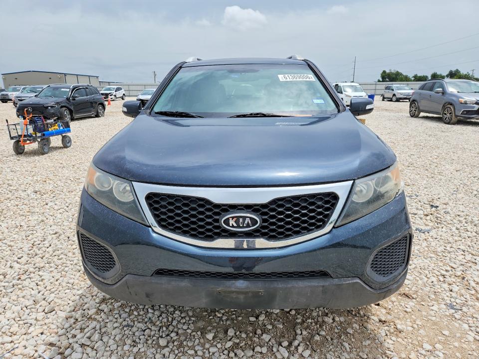 2013 Kia Sorento მანქანა იყიდება აუქციონზე, vin: 5XYKT4A24DG370021, აუქციონის ნომერი: 61369006