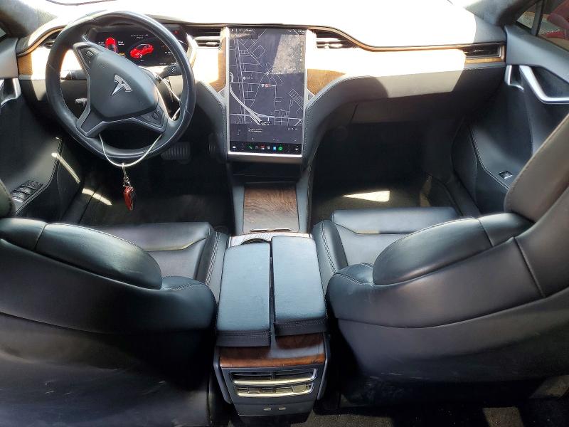 61414956 :رقم المزاد ، 5YJSA1E27JF281321 vin ، 2018 Tesla Model S مزاد بيع