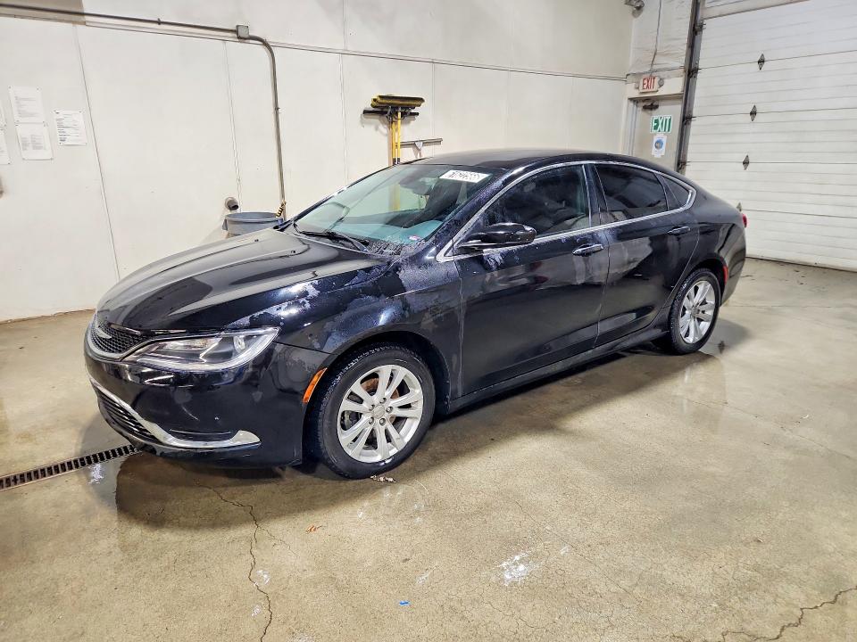 61622566 :رقم المزاد ، 1C3CCCABXFN718371 vin ، 2015 Chrysler 200 مزاد بيع