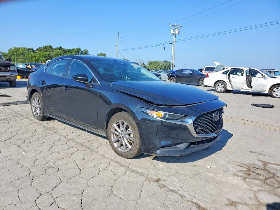 63339046 :رقم المزاد ، 3MZBPAA77NM307463 vin ، 2022 Mazda 3 مزاد بيع
