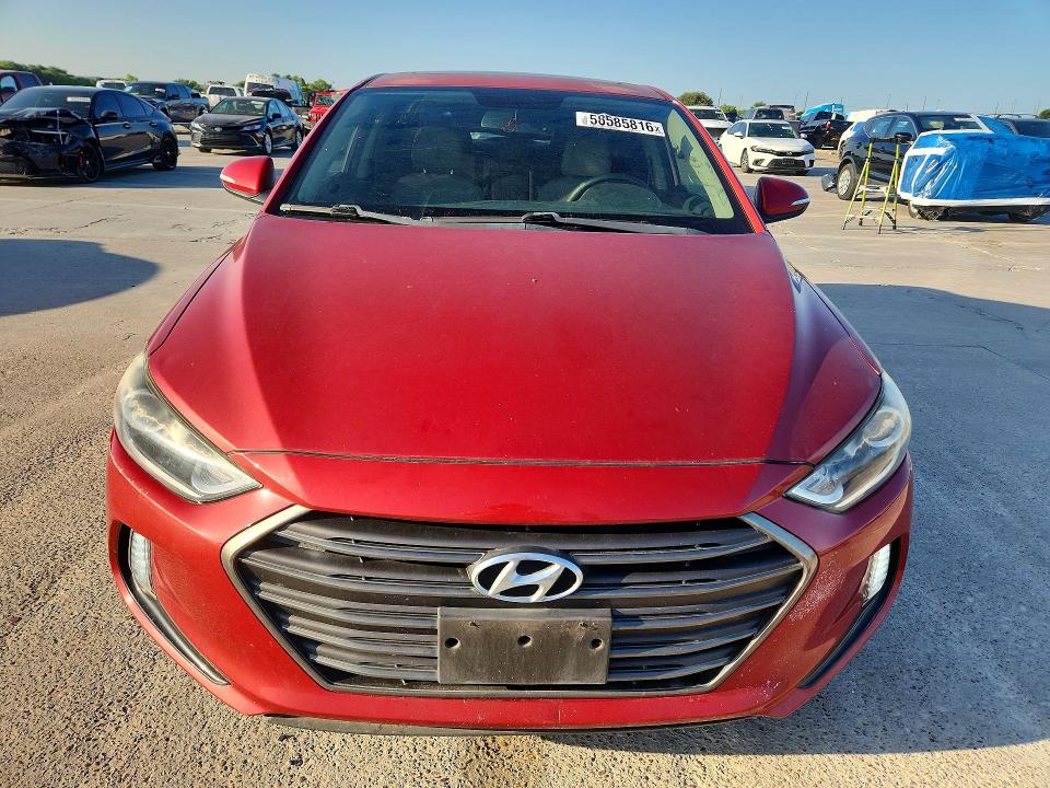 58585816 :رقم المزاد ، 5NPD84LF3HH205571 vin ، 2017 Hyundai Elantra مزاد بيع