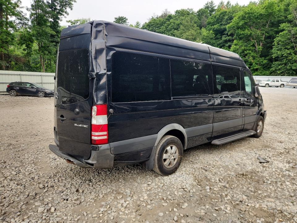 60933626 :رقم المزاد ، 8BRPE8DD8GE127571 vin ، 2016 Mercedes-benz Sprinter مزاد بيع