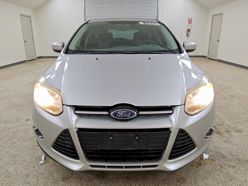 61048406 :رقم المزاد ، 1FAHP3K28CL321565 vin ، 2012 Ford Focus مزاد بيع