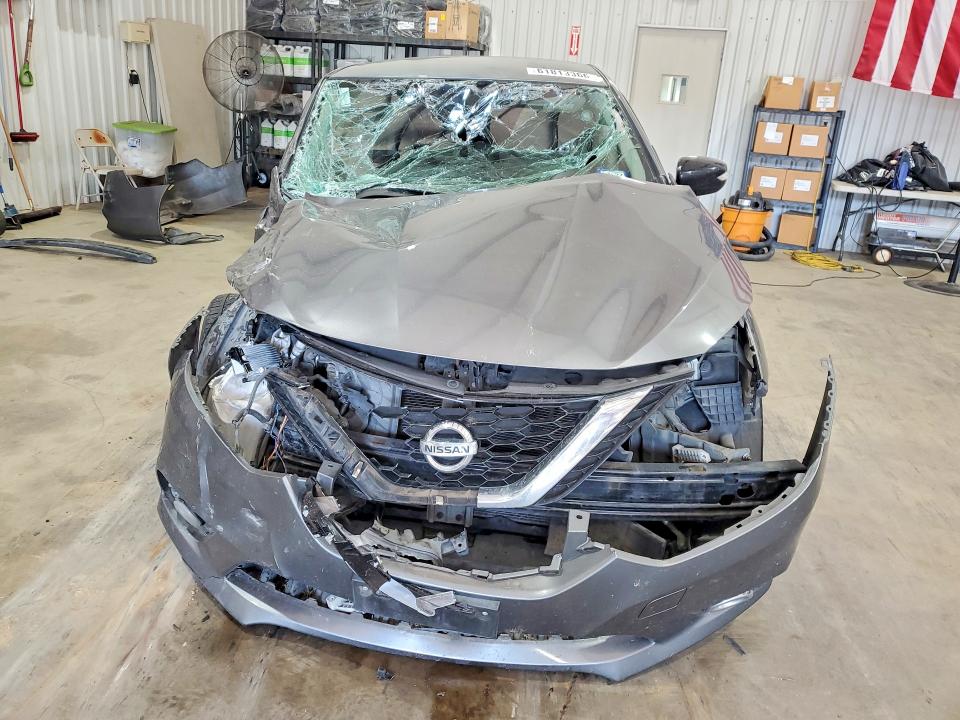 61813366 :رقم المزاد ، 3N1AB7AP5HY281557 vin ، 2017 Nissan Sentra مزاد بيع