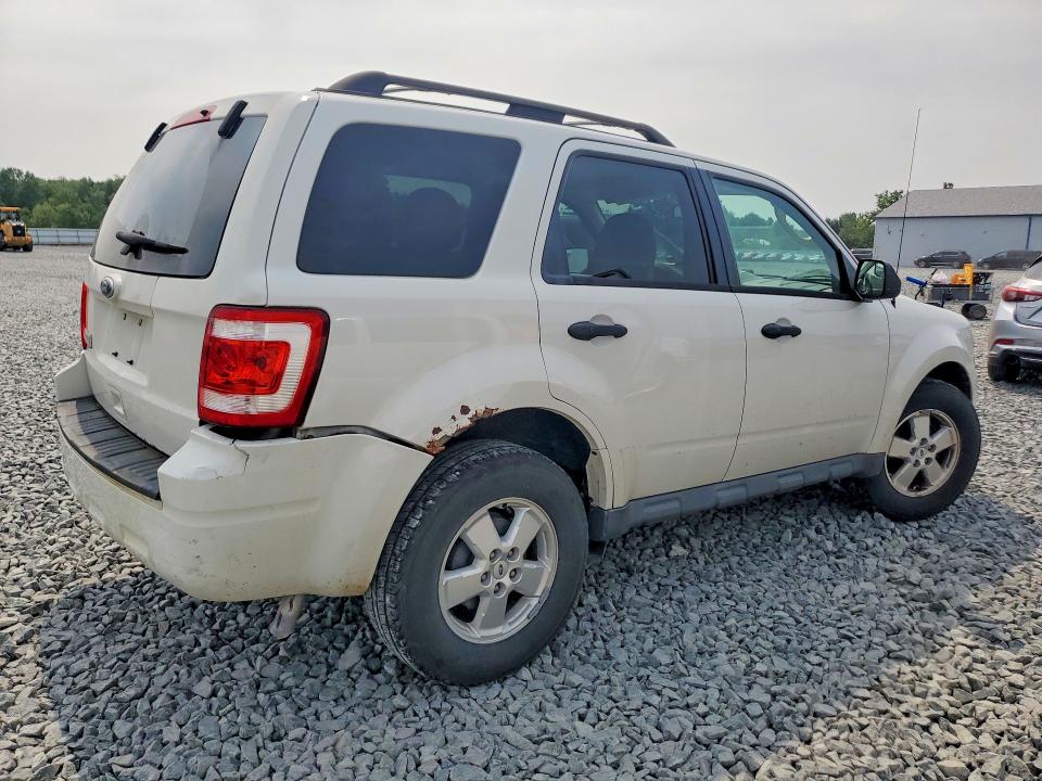 2010 Ford Escape მანქანა იყიდება აუქციონზე, vin: 1FMCU0D76AKD48198, აუქციონის ნომერი: 59982536