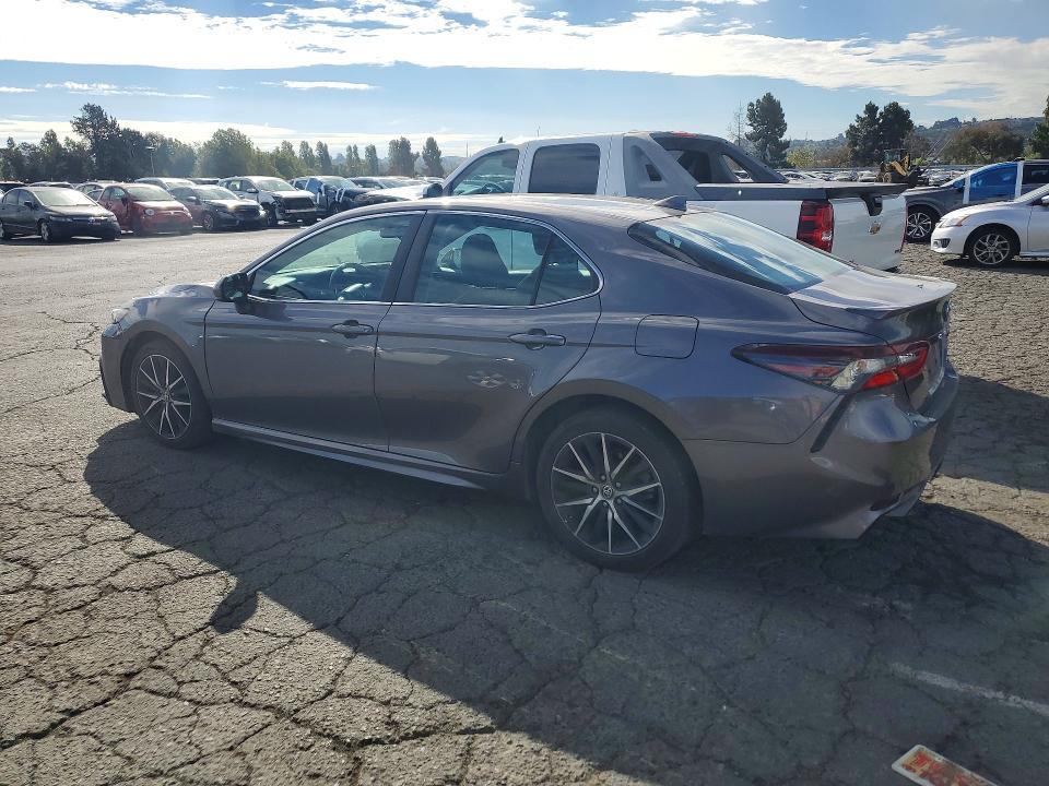 2021 Toyota Camry მანქანა იყიდება აუქციონზე, vin: 4T1G11AK4MU545873, აუქციონის ნომერი: 61997806