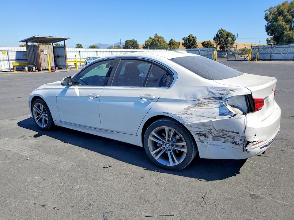 59543156 :رقم المزاد ، WBA8B9G55HNU49818 vin ، 2017 Bmw 330 مزاد بيع