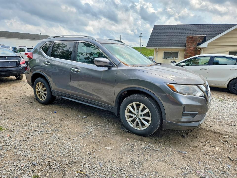 62237166 :رقم المزاد ، KNMAT2MV3JP565977 vin ، 2018 Nissan Rogue مزاد بيع