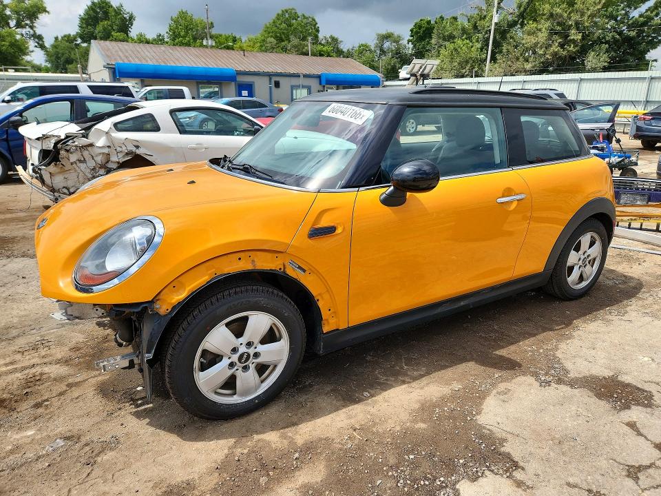 60040166 :رقم المزاد ، WMWXP5C53GT739805 vin ، 2016 Mini Cooper مزاد بيع