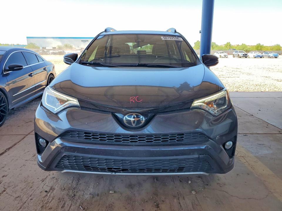 60782536 :رقم المزاد ، JTMNFREV7JJ181560 vin ، 2018 Toyota Rav4 مزاد بيع