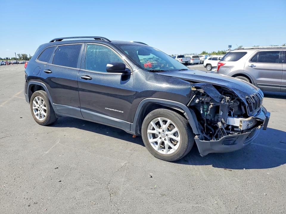 61084046 :رقم المزاد ، 1C4PJLAB1GW265059 vin ، 2016 Jeep Cherokee مزاد بيع