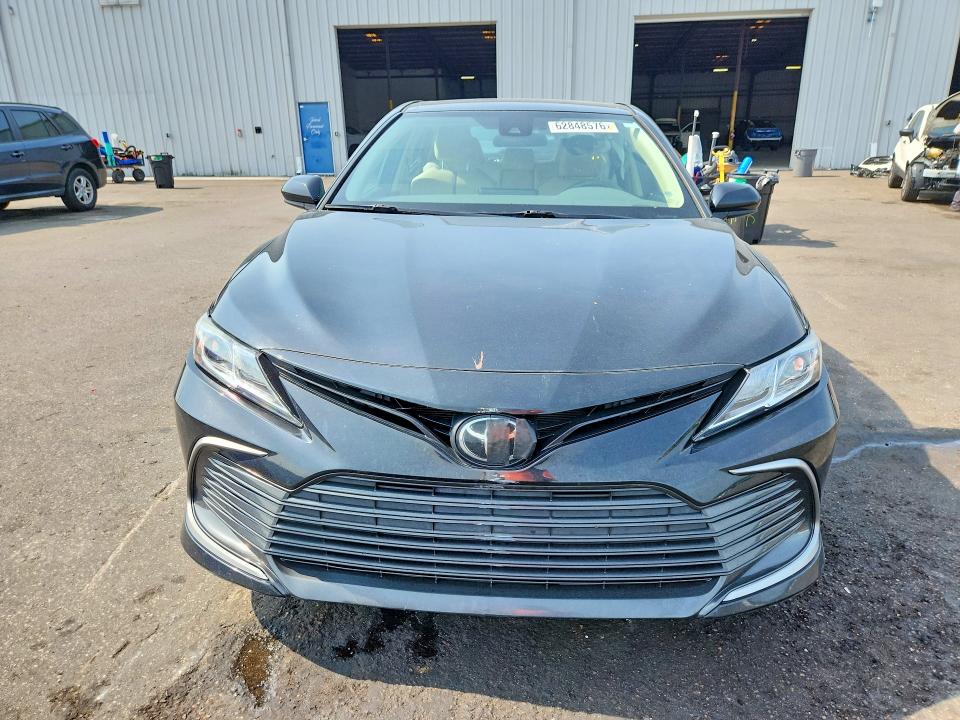Продажа на аукционе авто 2022 Toyota Camry, vin: 4T1C11AK9NU677141, номер лота: 62848576