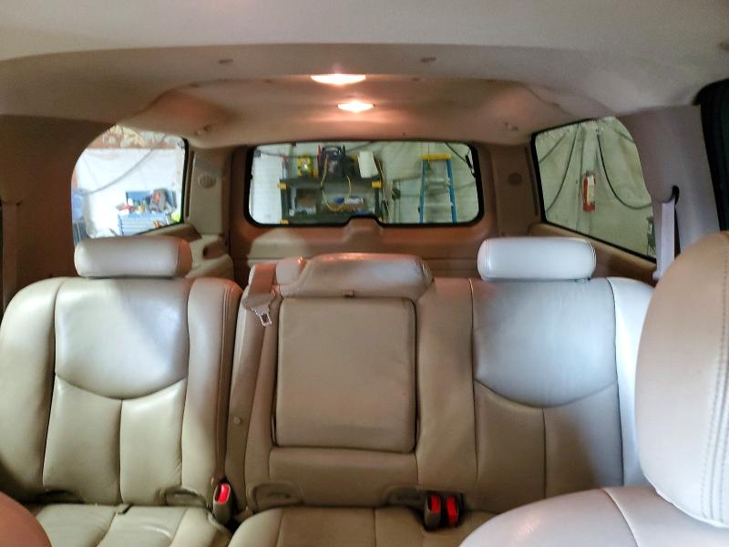 61922116 :رقم المزاد ، 3GNEC16Z55G165934 vin ، 2005 Chevrolet Suburban مزاد بيع
