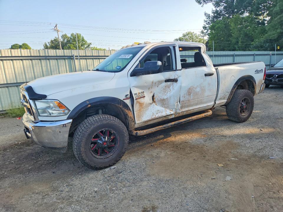 62059276 :رقم المزاد ، 3C6UR5CL2JG290126 vin ، 2018 Ram 2500 مزاد بيع
