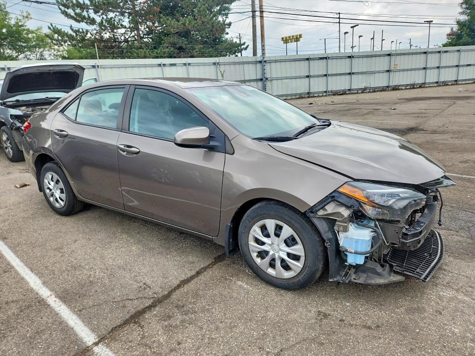 Продажа на аукционе авто 2018 Toyota Corolla, vin: 2T1BPRHE1JC000394, номер лота: 62663246