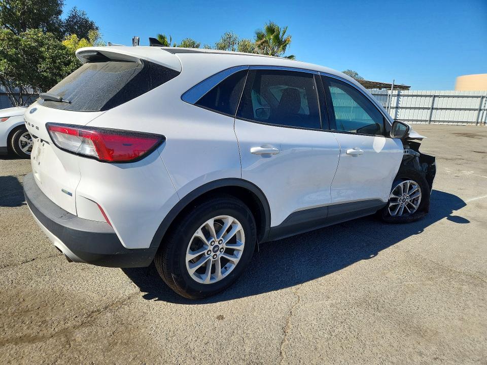Продажа на аукционе авто 2020 Ford Escape, vin: 1FMCU9G64LUA13388, номер лота: 62071886