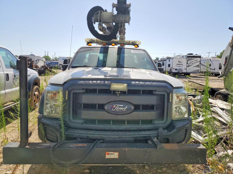 54492926 :رقم المزاد ، 1FDUF5GY6DEB89136 vin ، 2013 Ford F550 مزاد بيع