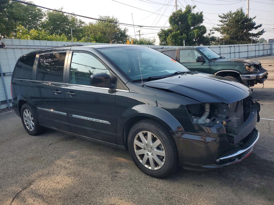 2016 Chrysler Town & Country მანქანა იყიდება აუქციონზე, vin: 2C4RC1BG3GR113097, აუქციონის ნომერი: 61102566