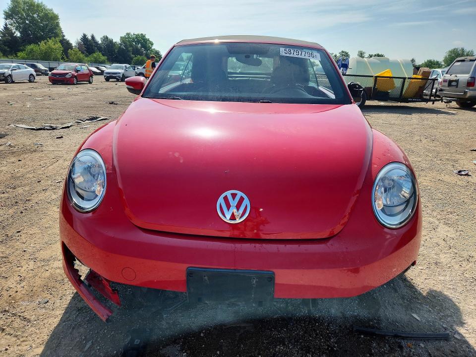 58797796 :رقم المزاد ، 3VW5X7AT3DM817806 vin ، 2013 Volkswagen Beetle مزاد بيع