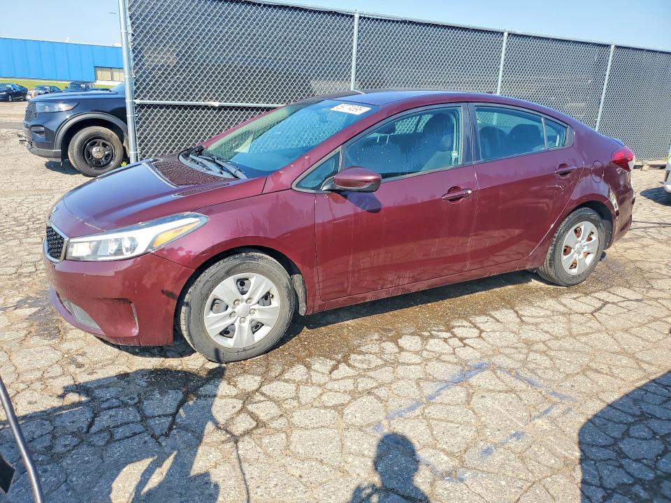 2017 Kia Forte მანქანა იყიდება აუქციონზე, vin: 3KPFK4A73HE045573, აუქციონის ნომერი: 59774896