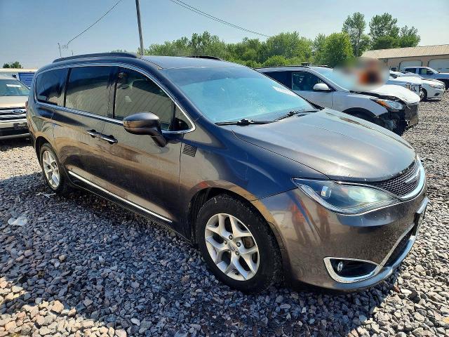 61367106 :رقم المزاد ، 2C4RC1BG5HR684527 vin ، 2017 Chrysler Pacifica مزاد بيع