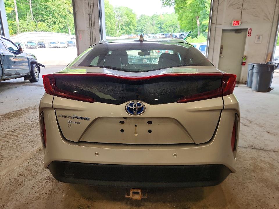 61577706 :رقم المزاد ، JTDKARFP8J3081683 vin ، 2018 Toyota Prius Prime مزاد بيع