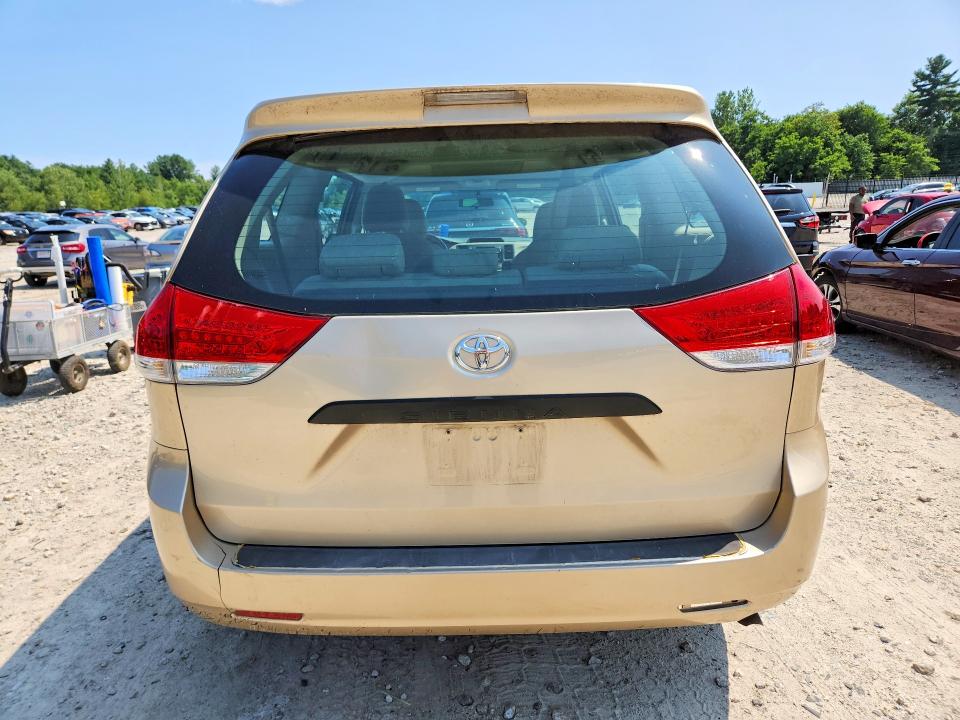 62426746 :رقم المزاد ، 5TDZK3DC2DS360929 vin ، 2013 Toyota Sienna مزاد بيع