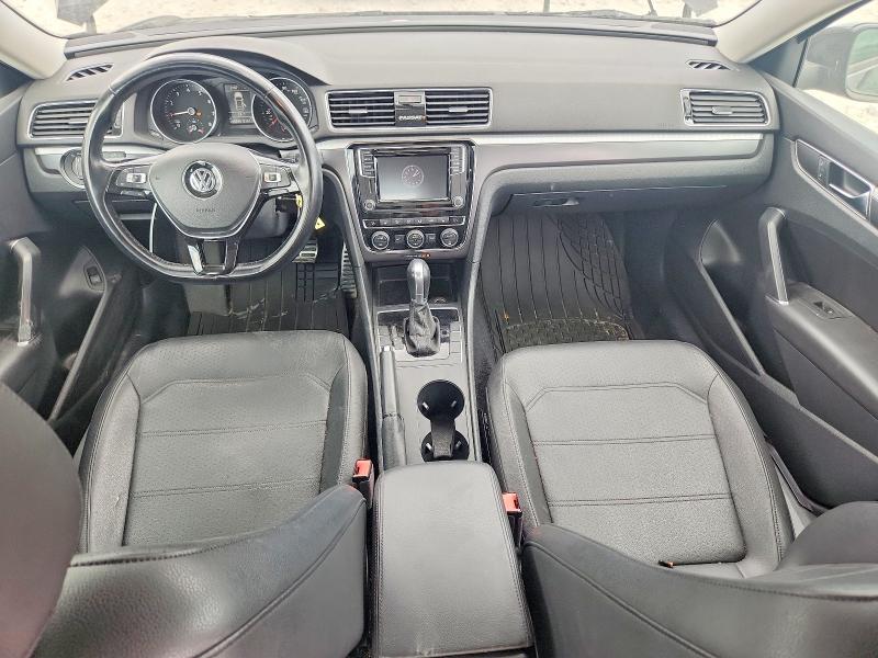 62127826 :رقم المزاد ، 1VWAA7A39JC032087 vin ، 2018 Volkswagen Passat مزاد بيع
