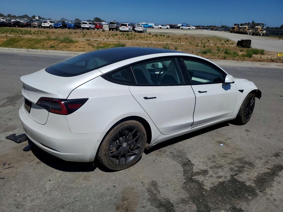 60695416 :رقم المزاد ، 5YJ3E1EA9MF995147 vin ، 2021 Tesla Model 3 مزاد بيع
